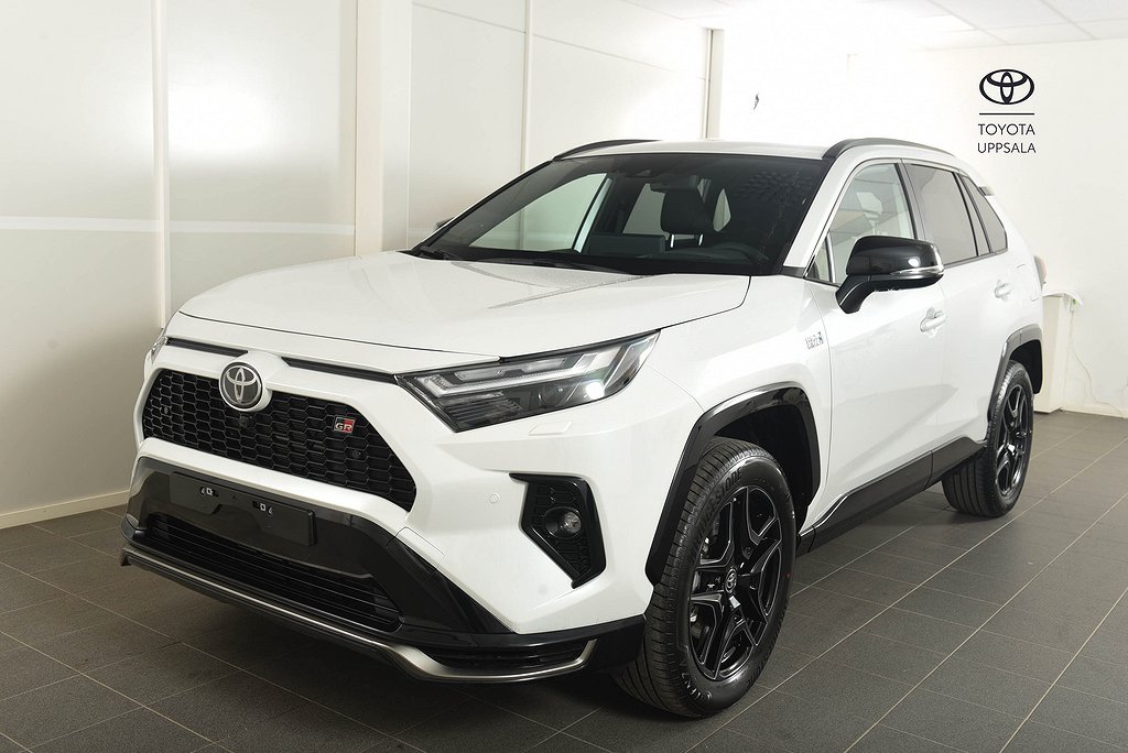 Toyota RAV4 Laddhybrid GR Sport fr 3,907 kr/mån(2,95% ränta)