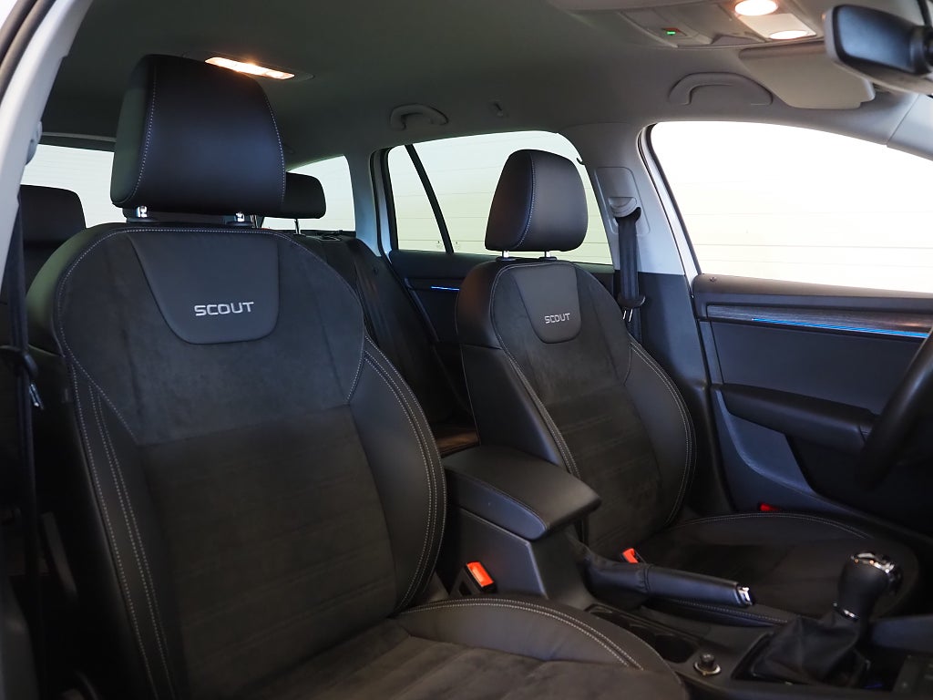 Skoda Octavia Scout 2.0 TDI 184hk 4x4 Premium | Drag | D-värm | Navi | 2020