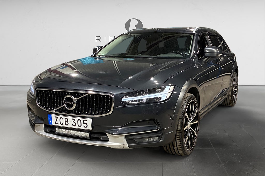 Volvo V90 Cross Country D5 235 HK AUT AWD INSCRIPTION PRO B&W PANO NAVI VOC 20"