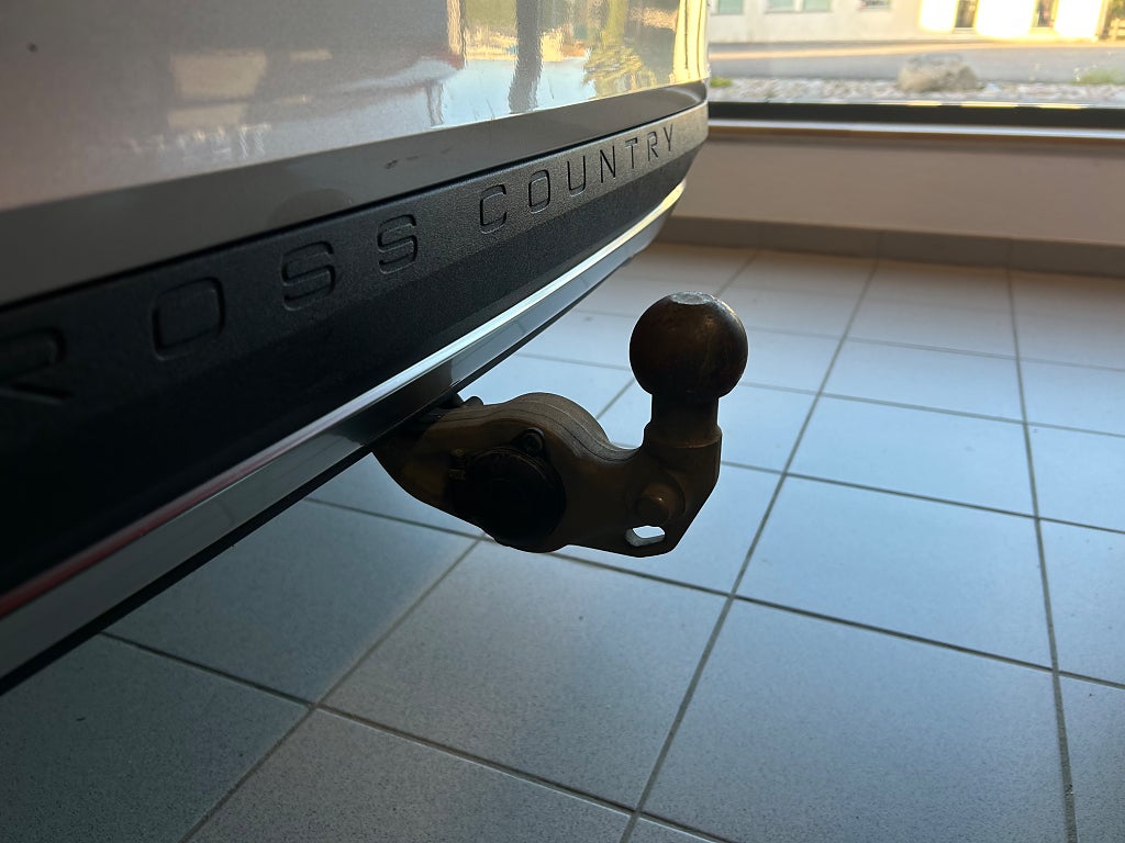Volvo V60 Cross Country 2024 - miniatyr 2