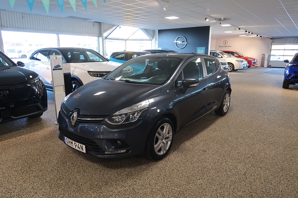 Renault Clio 76hk P-sensor Navigator Keyless Bluetooth Årsskatt 404:-