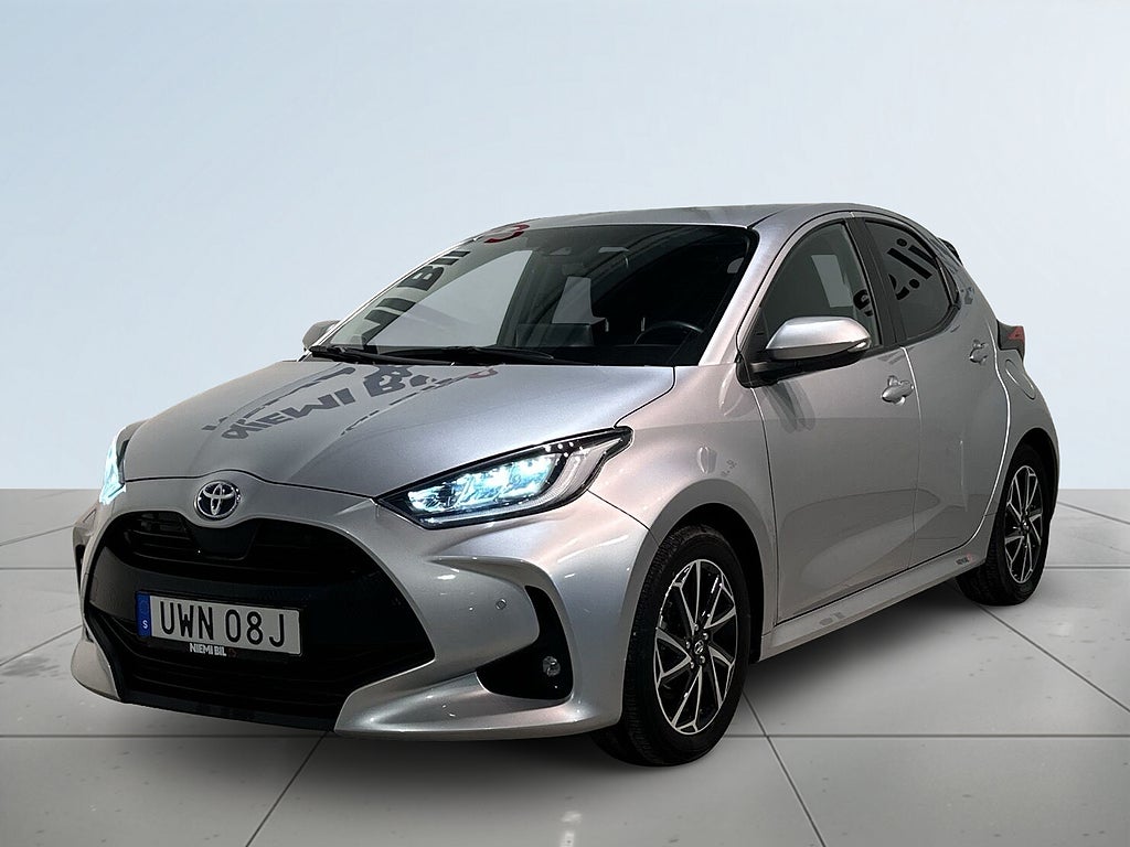 Toyota Yaris Hybrid CVT Active Plus Mvärm Kamera Rattvärme Psens SoV