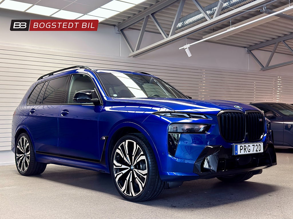 BMW X7 M60i xDrive 530hk | Se spec | Nyskick