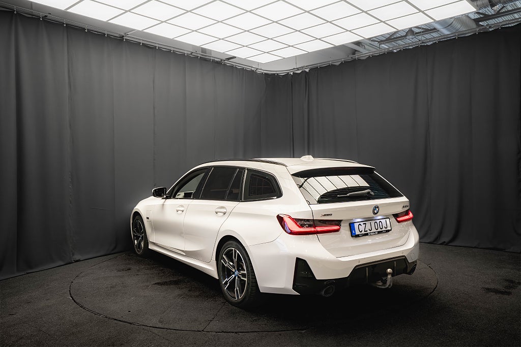 BMW 330e xDrive Touring M Sport DRAG HiFi MOMS CARPLAY 1 ÄGARE