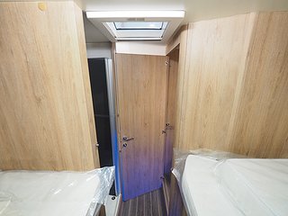 Husbil-halvintegrerad Ci Elliot 84 XT 16 av 21