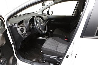Halvkombi Toyota Yaris 8 av 19