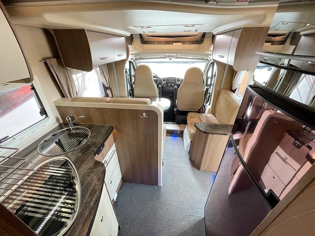Chausson Welcome 99 / Taksäng / Solcell / Ugn / Kamera / DB - Chausson