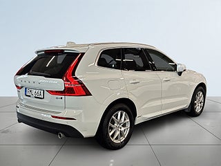 Volvo XC60 B4 AWD Momentum Advanced S&V/Kamera/Pano/Skinn/Pvärm – bild 6