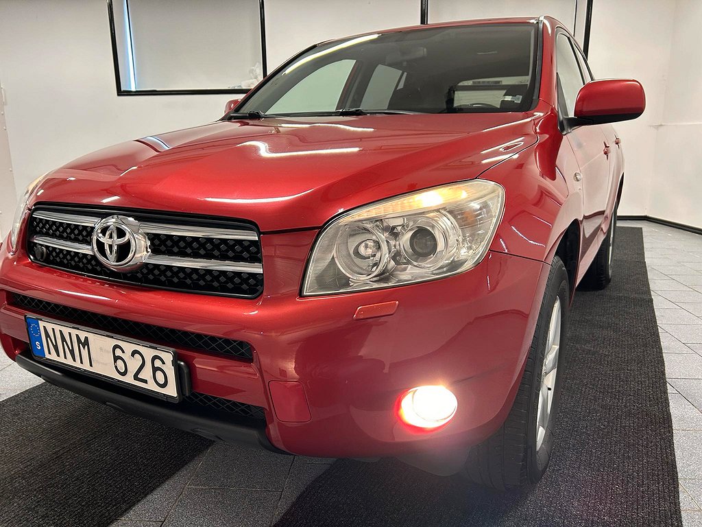 Toyota RAV4 2.0 VVT-i 4x4 152 hk Automat Drag NYBES ua