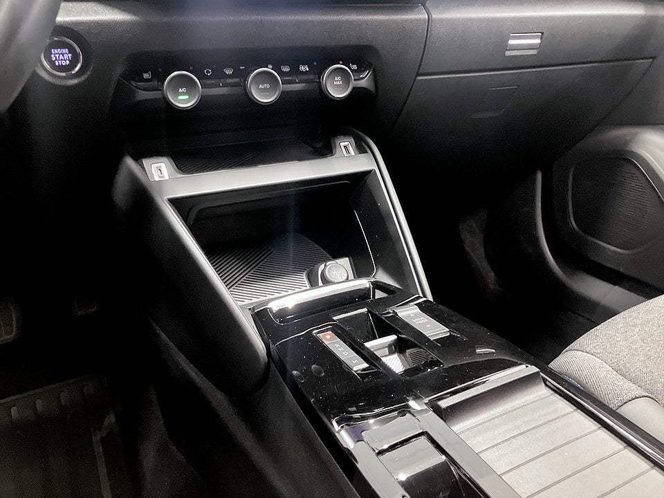 Bild på Citroën C4 Shine 1.2 PT 155hk Aut B-KAMERA CARPLAY