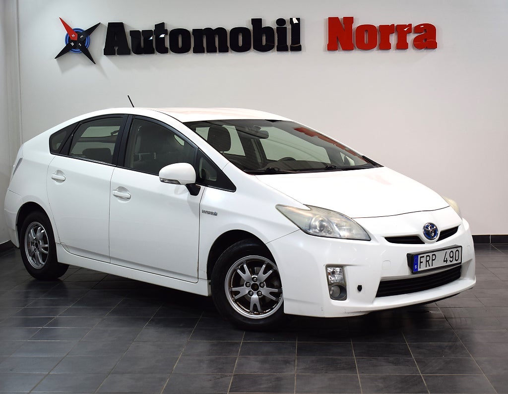 Toyota Prius Hybrid CVT M-värmare/Entry keyless Go