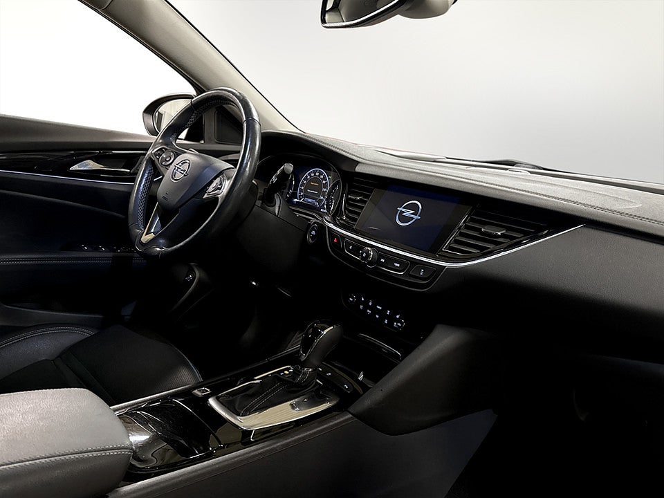 Bild på Opel Insignia Business Sports Tourer 2.0 174hk Aut BOSE B-KAMERA NAVI