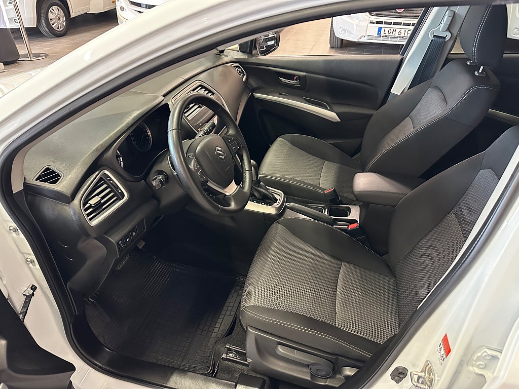 Suzuki S-Cross 120 Hk Automat / Värmare / vinterhjul / Välvårdad thumbnail