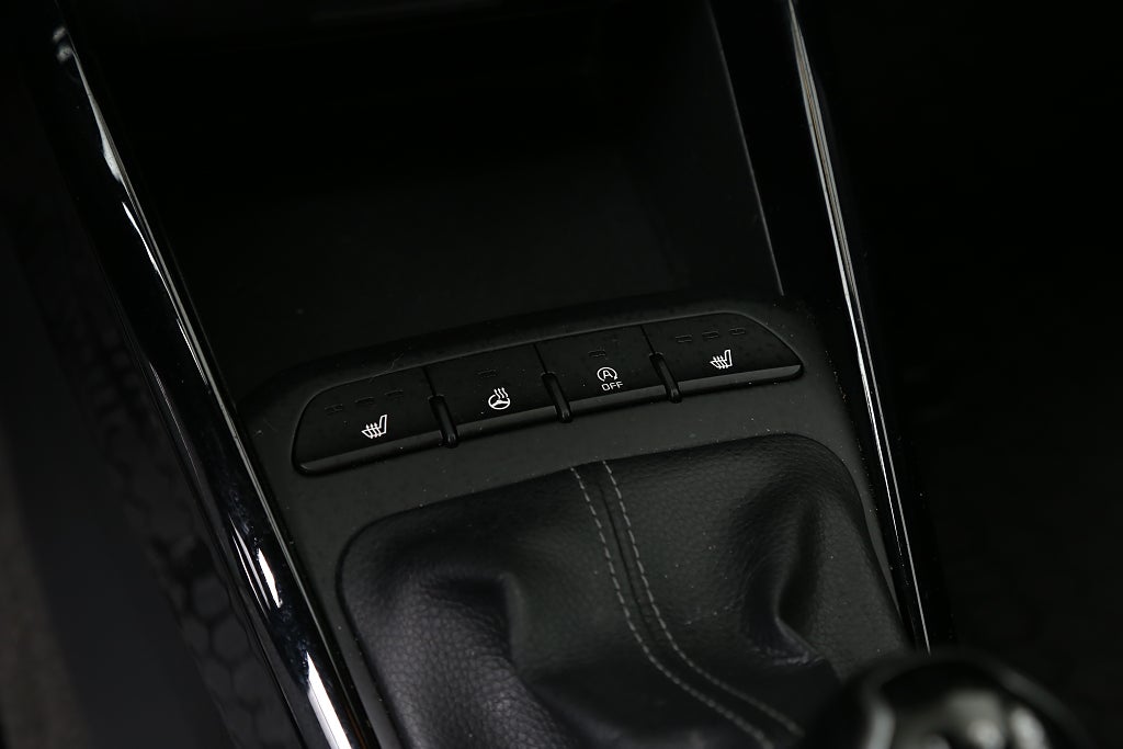 Kia Rio 1,2 84hk Launch Edition CarPlay P-sensorer 2017