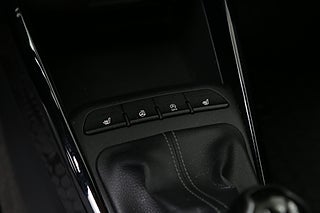 Halvkombi Kia Rio 21 av 24