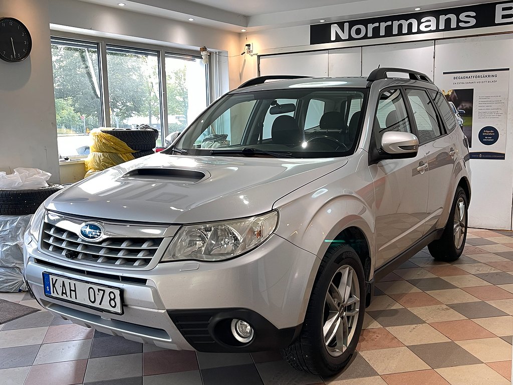 Subaru Forester 2.0 d 4WD Kamkedja/Drag/Kamera/M+Värm 147hk