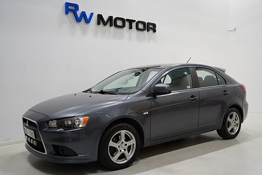 Mitsubishi Lancer Sportback 1.8 143hk Inform M-värmare Farthållare BT