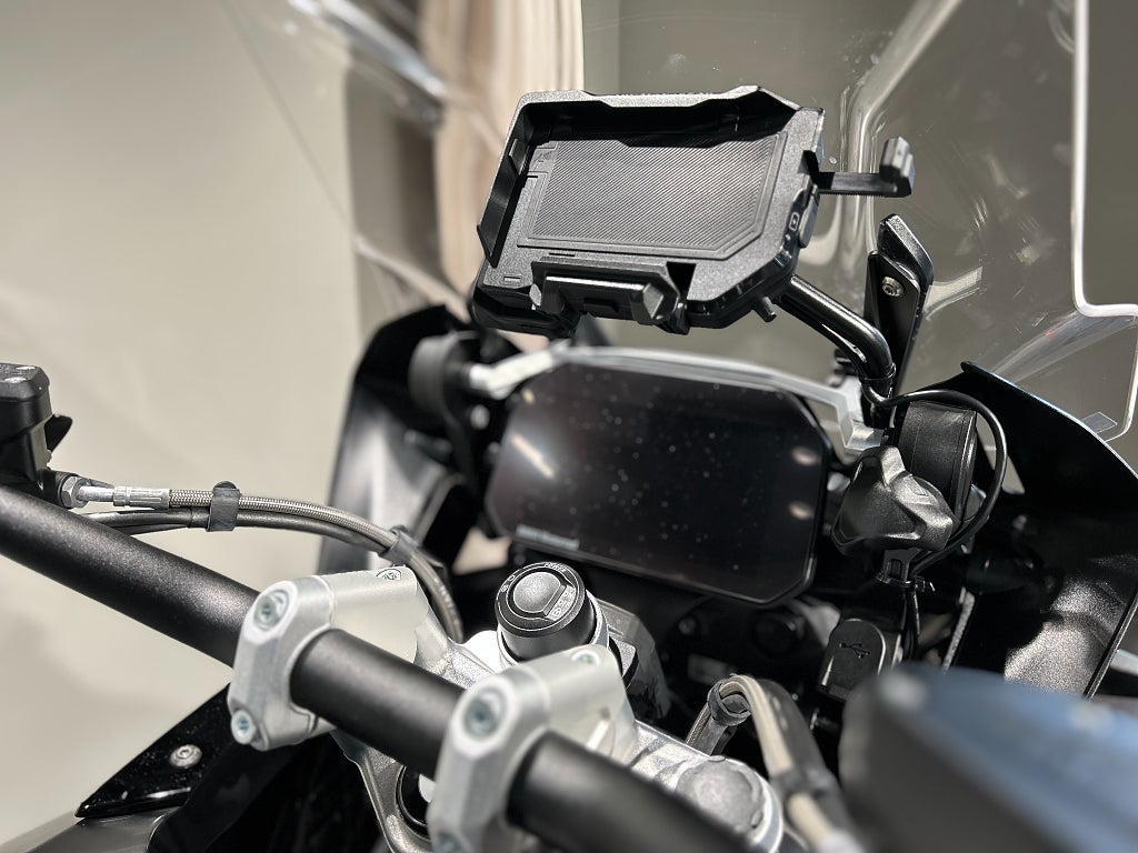 BMW R1250GS / 3,45% ränta/Triple Black / 3 väskor / Endast 1258 mil!