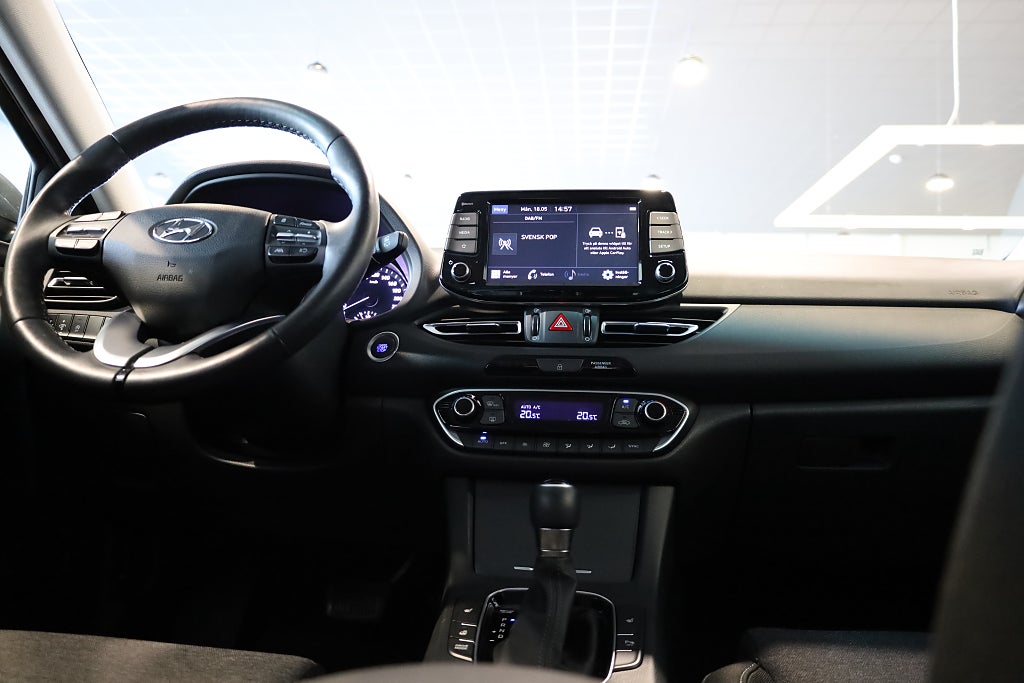 Hyundai i30 1.0 T-GDI AUT Essential Kamera Rattvärme Leasbar 2022