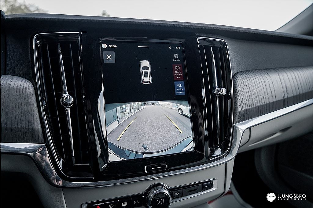 Volvo V90 Recharge T6 AWD Dark Plus 350hk