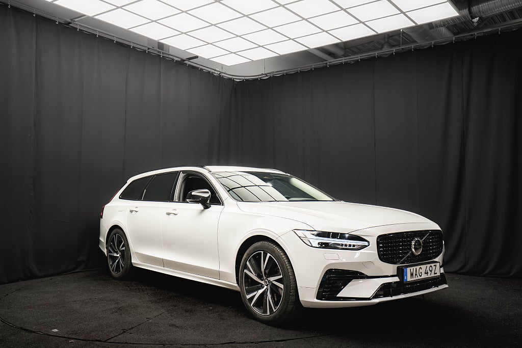 Volvo V90 Recharge II T6 AWD DARK LÄDER DRAG H/K ELSTOLAR 96%SoH