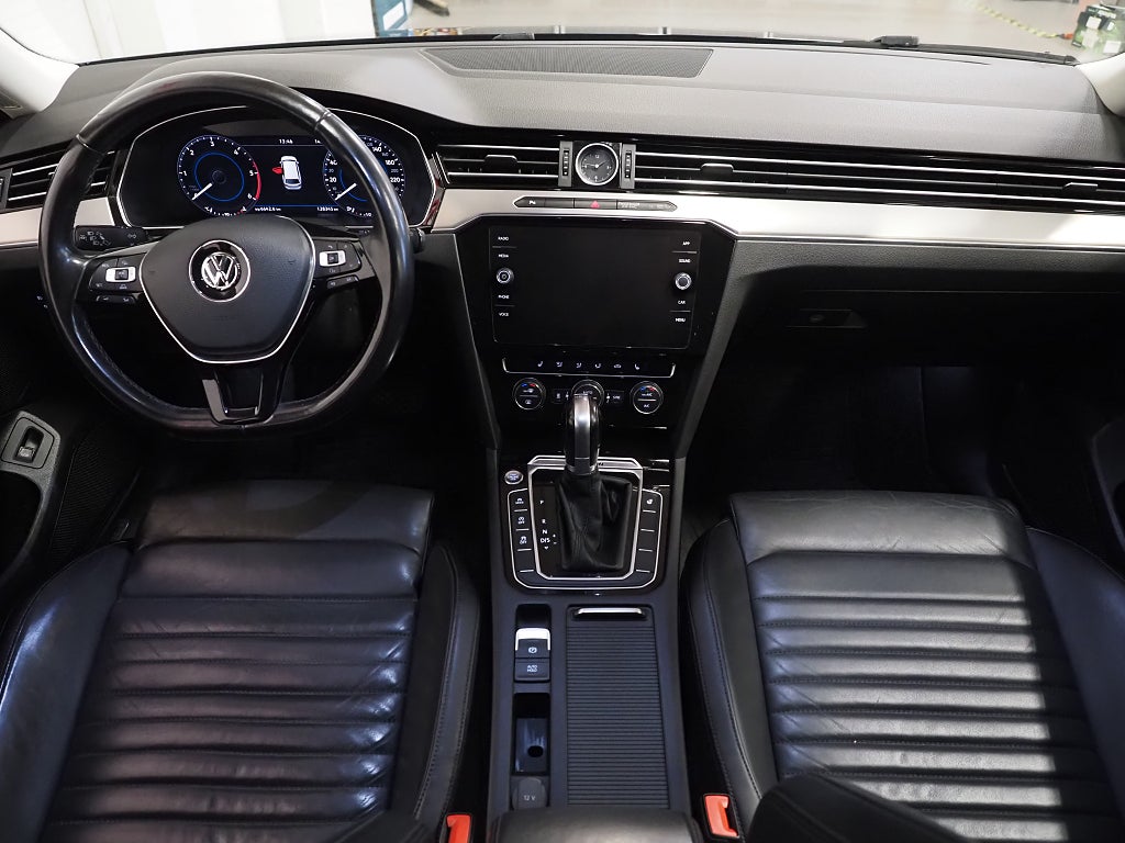 Volkswagen Passat SC 2.0 TDI 4Motion GT R-Line Cockpit Drag Skinn Kamera 2018