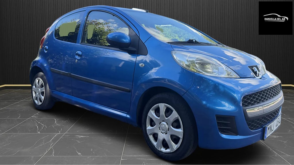 Peugeot 107 5-DÖRRAR 1.0 2-TRONIC EURO 5 SVENSKSÅLD 68HK NYSERVAD