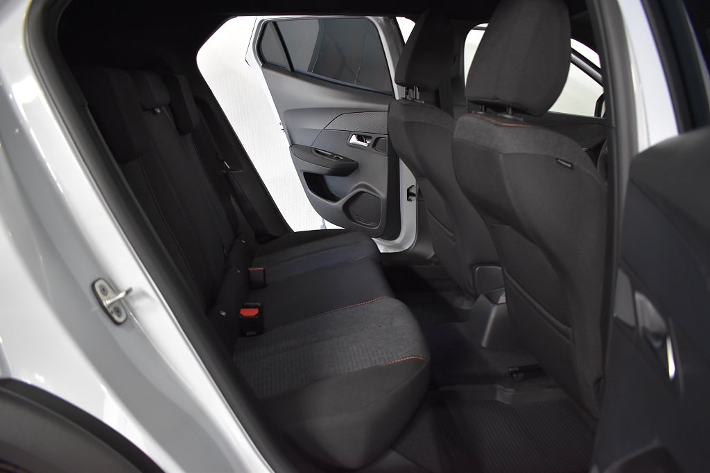 Peugeot 2008 1.2 PureTech 100 Manuell, 100hk, 2025