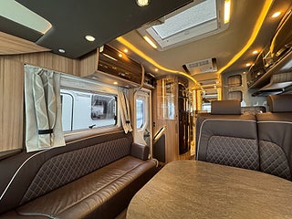 Husbil-integrerad Knaus Sun i 900 LX 177HK AUT Queensbed & exklusivt badrum! 4 av 28