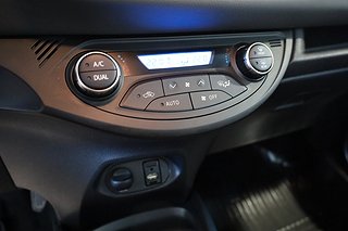 Halvkombi Toyota Yaris 15 av 22