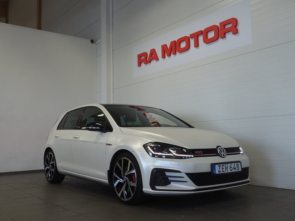 Volkswagen Golf GTI Performance 2.0 TSI 245hk Taklucka Dynaudio Cockpit 2018