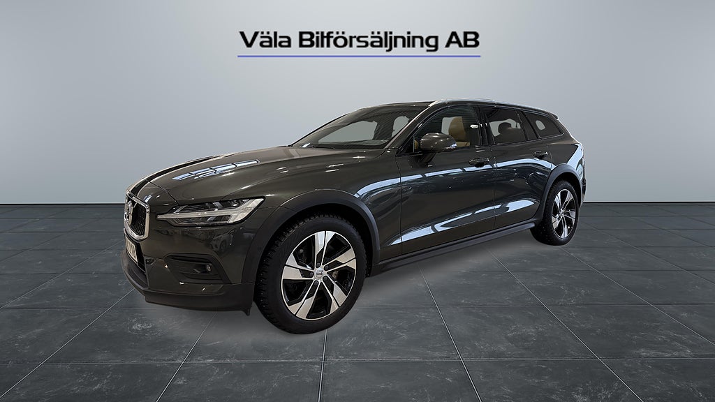 Volvo V60 Cross Country D4 AWD 190hk / Panorama / 360 / HUD / H/K / Drag