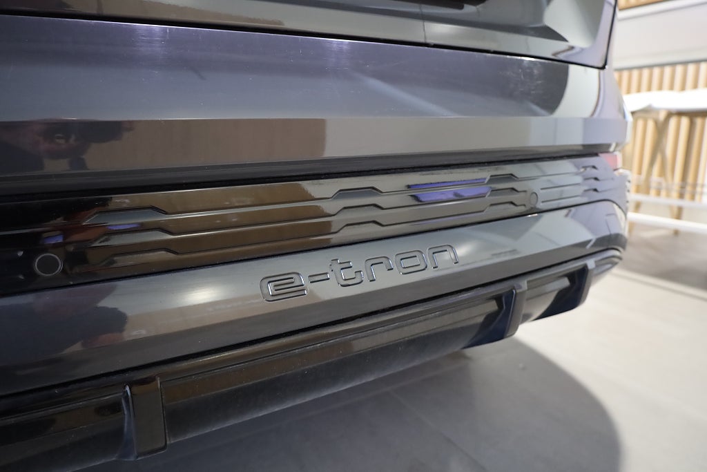 Audi q8-e-tron 50 Quattro S line Navi Kamera Leasbar V-Hjul 2024