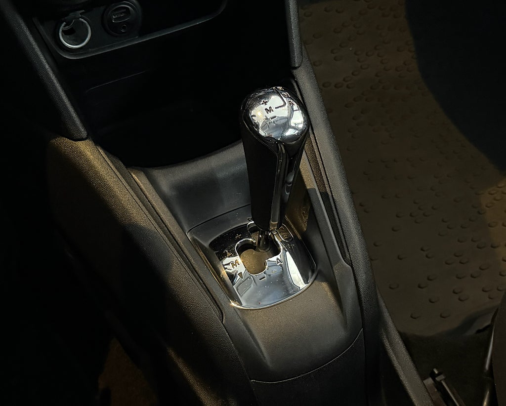 Peugeot 208  1.4 e-HDi EGS AUTOMAT NYBES P-SENSORER KAMREMBYTT