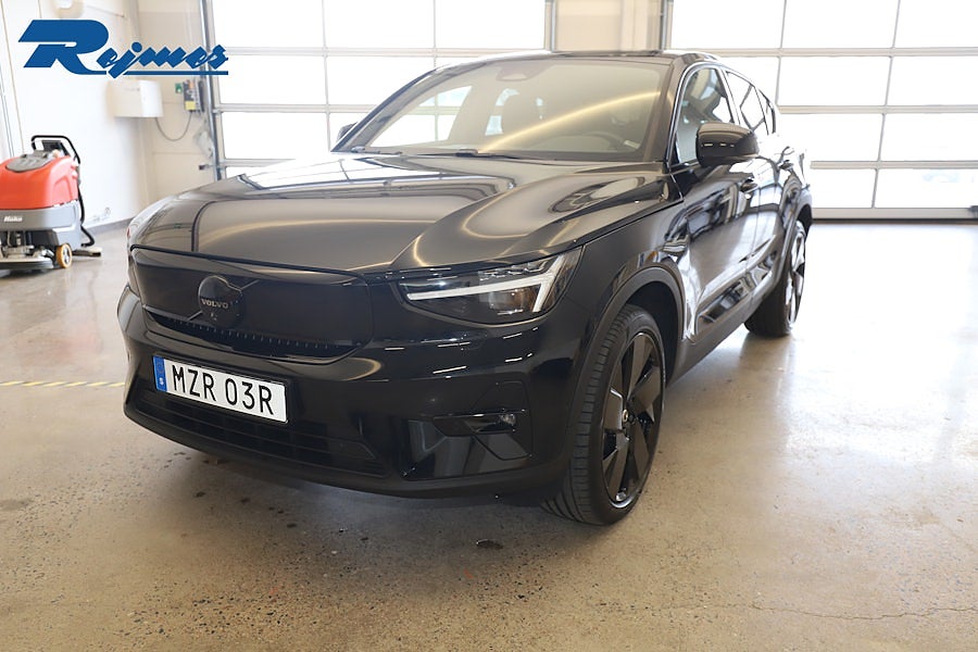 Volvo EC40 Twin M Performance Ultra Black Edt