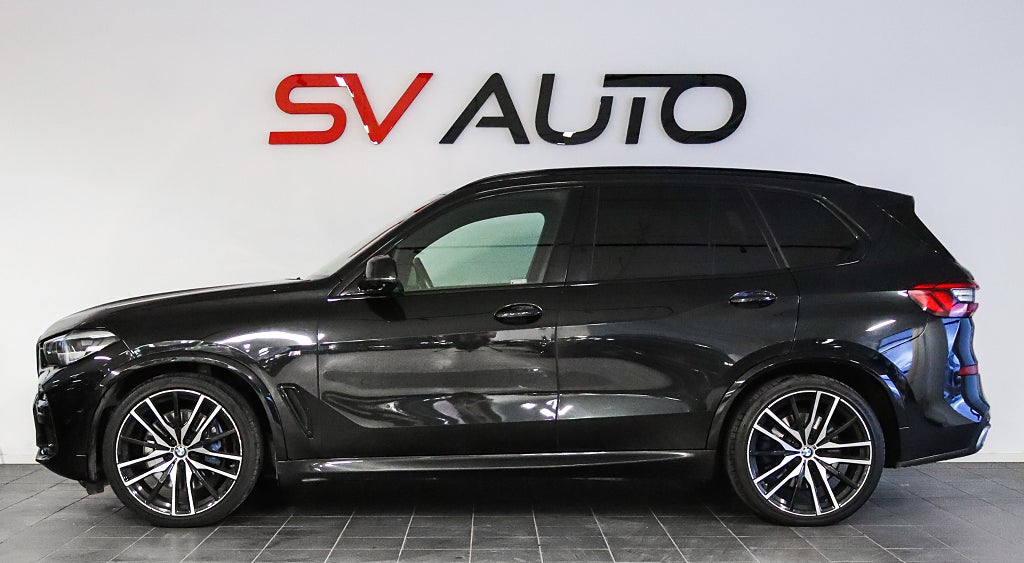 BMW X5 xDrive40i M Sport Pano HuD Värmare H/K Dragkrok MOMS