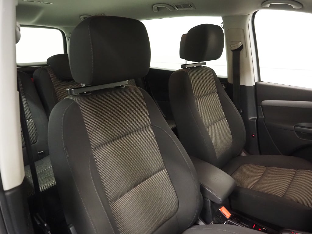 Volkswagen Sharan 7-sits 2.0 TDI 140hk Masters Dragkrok D-Värm Kamera 2015