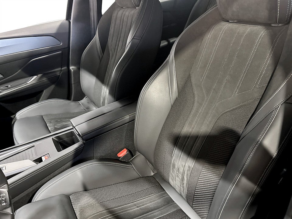 Bild på Peugeot 408 GT 1.2 PT 130hk Aut B-KAMERA CARPLAY ELSTOL