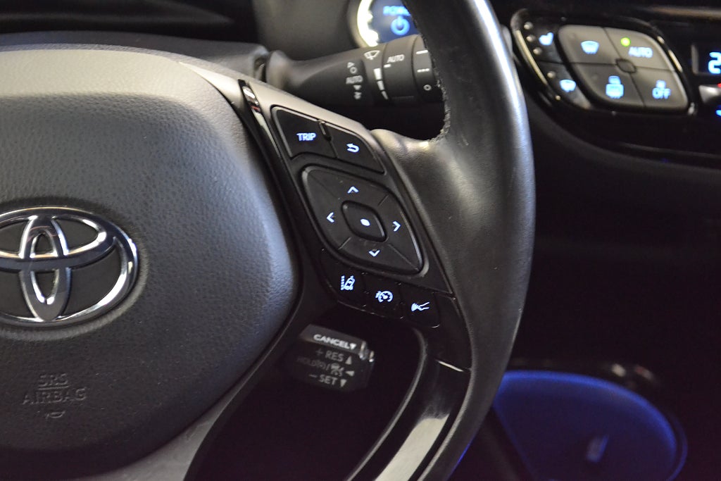 Toyota C-HR Hybrid CVT X-Edition Dragkrok Kamera Rattvärme M-Värm 2019