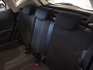 SUV Renault Captur 13 av 17