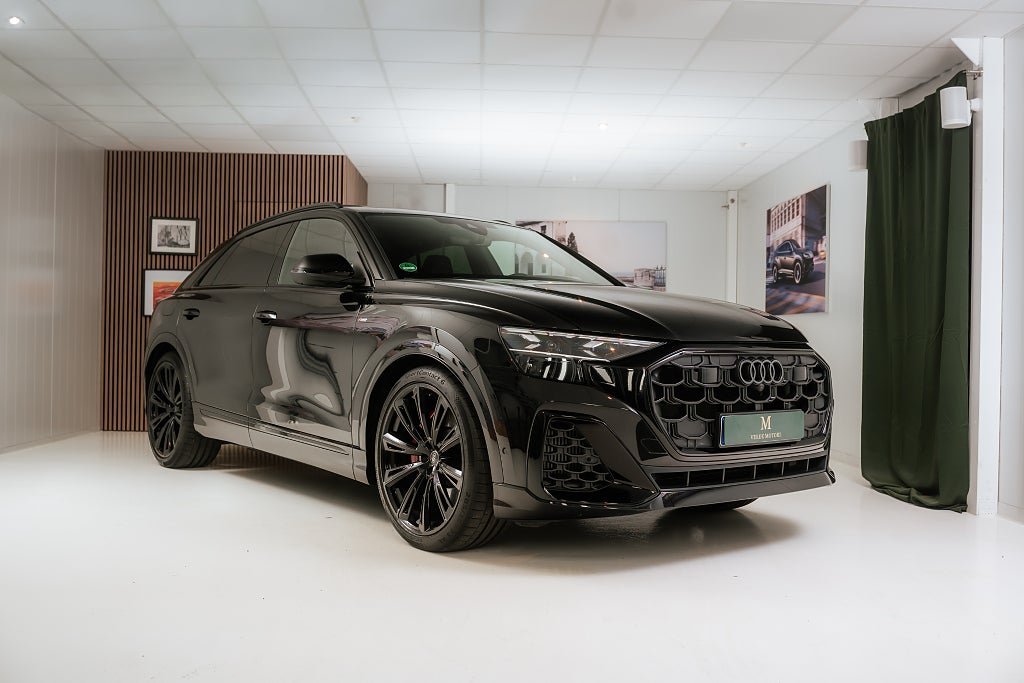 Audi Q8 60 TFSI / S-line / 23" / Selection