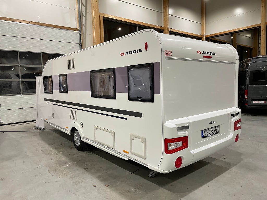 Adria Adora 572 UT /ALDE/Långbäddar/Markis/Badrum bak - Adria