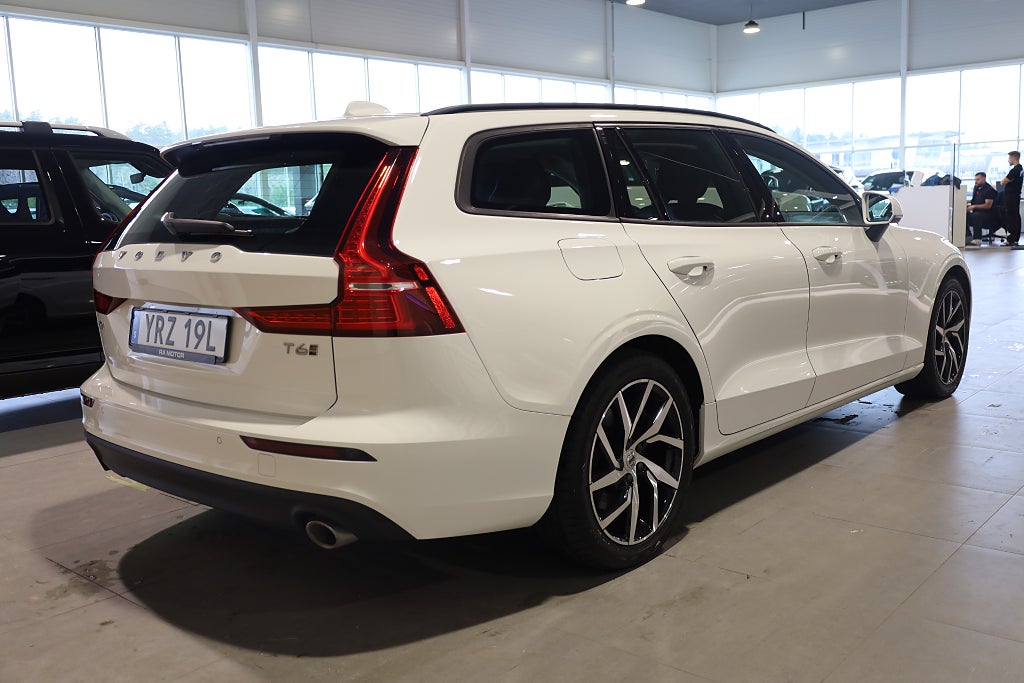 Volvo V60 T6 Twin Engine AWD AUT Momentum Navi VOC Leasbar 2020