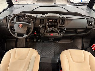 Husbil-integrerad Rapido Itineo JB700 3 av 21