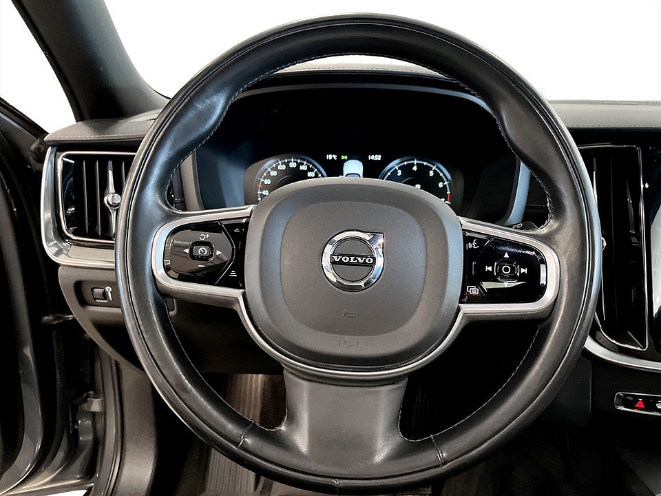 Bild på Volvo V60 Inscription Teknikpaket T5 250hk H/K 360° PANO ELSTOL