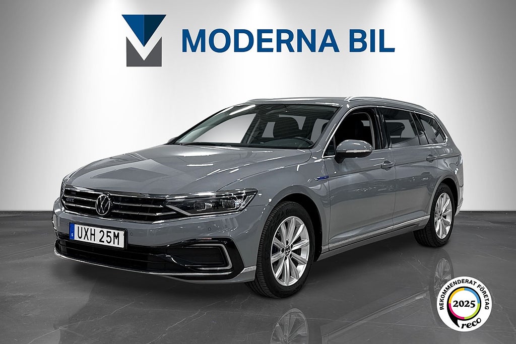 Volkswagen Passat SC GTE 1.4 TSI 218hk Moms Drag Värmare B-kamera Adaptiv