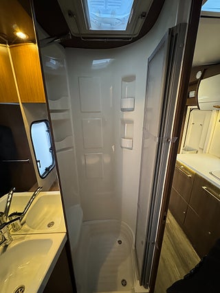 Husbil-alkov Roller Team Noble ART A9000 Elegance 6 bältade platser! 3500kg!Endast b-kort 14 av 20