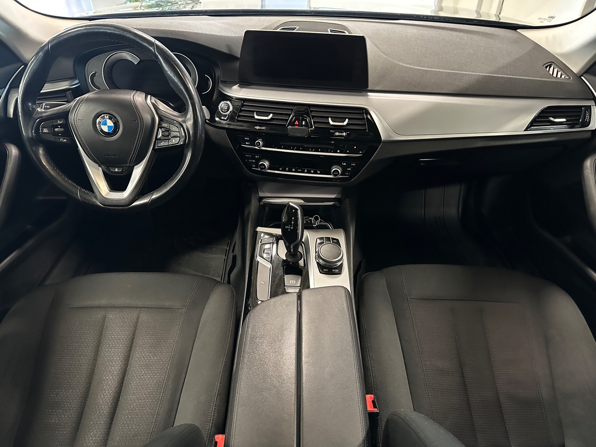 BMW 520 2017, photo 7/56