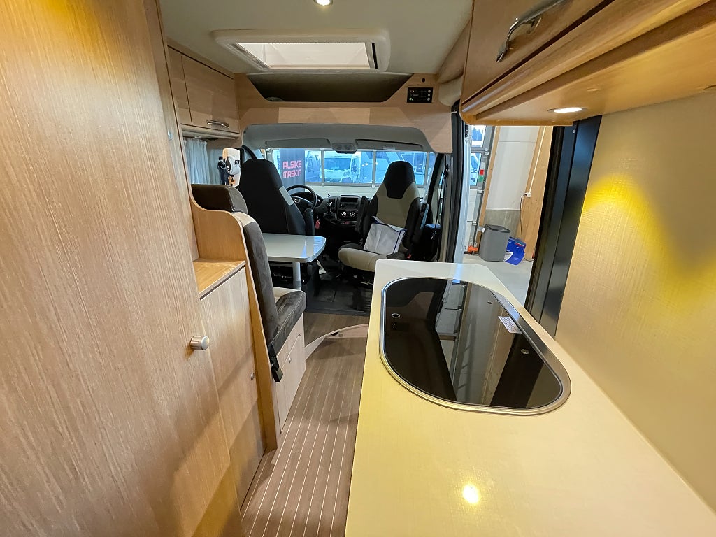 Roadcar 600 / B-körkort / Under 6m / Cykelställ /   - Roadcar