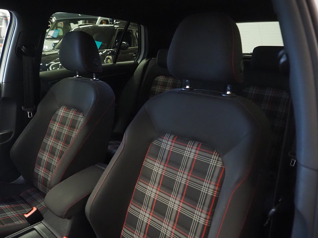 Volkswagen Golf GTI 2.0 TSI 245hk Performamce |Cockpit|Backkamera|M&K| 2018